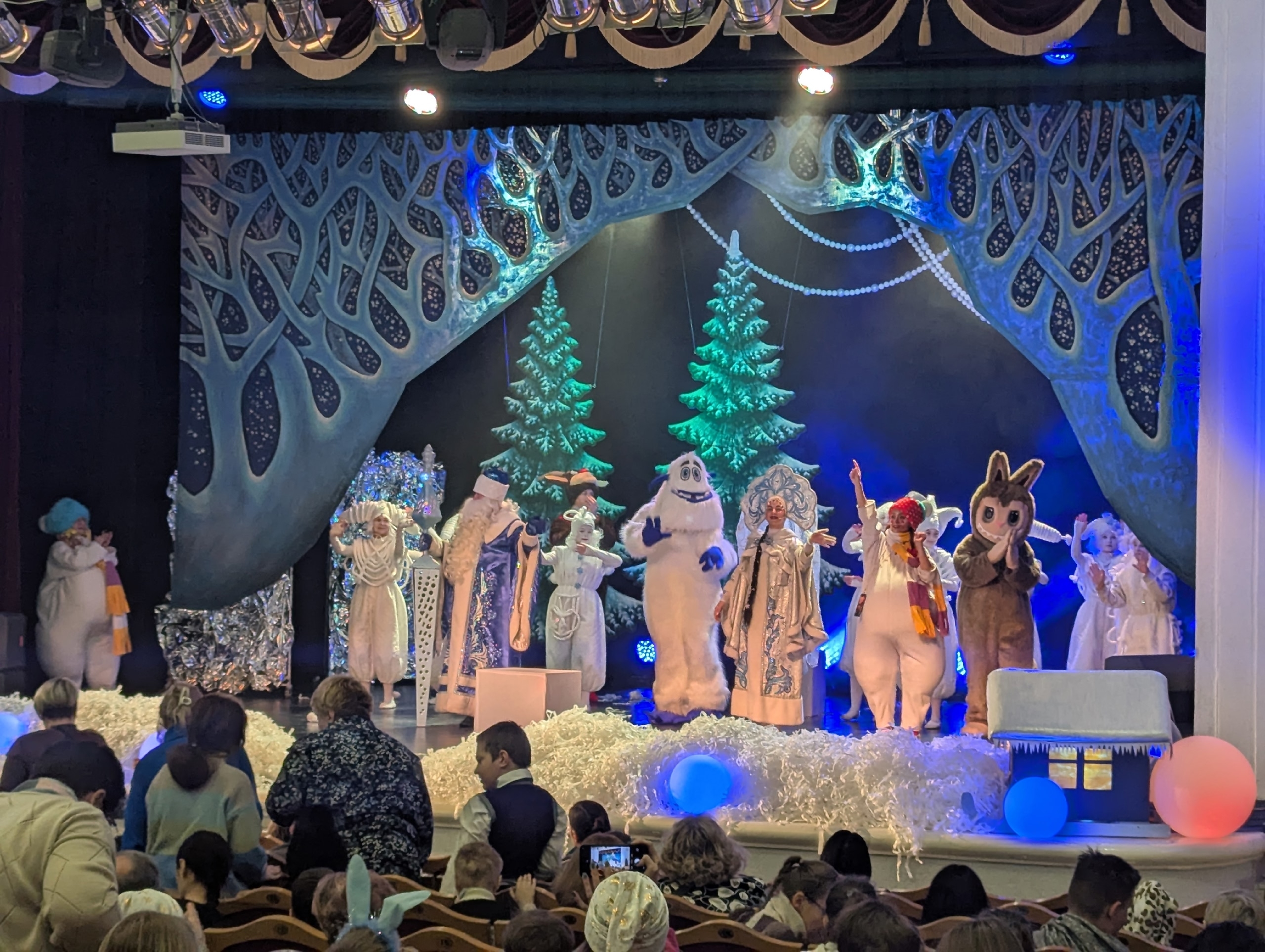 Новогоднее интерактивное лохматое шоу ЙЕТИ Новогоднее интерактивное лохматое шоу ЙЕТИ