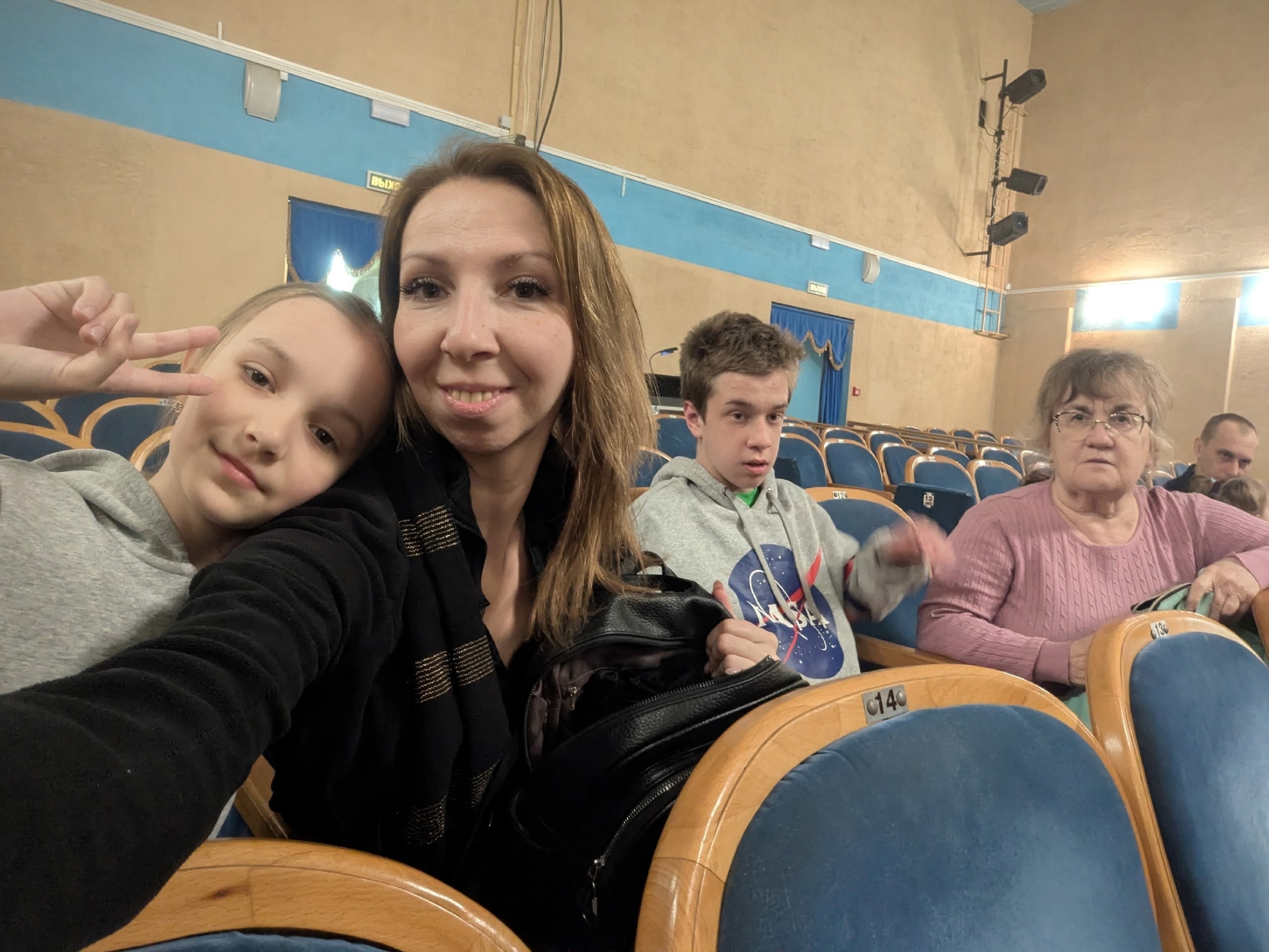 Посмотрели спектакль «Маугли» в Тульском областном театре юного зрителя Посмотрели спектакль «Маугли» в Тульском областном театре юного зрителя