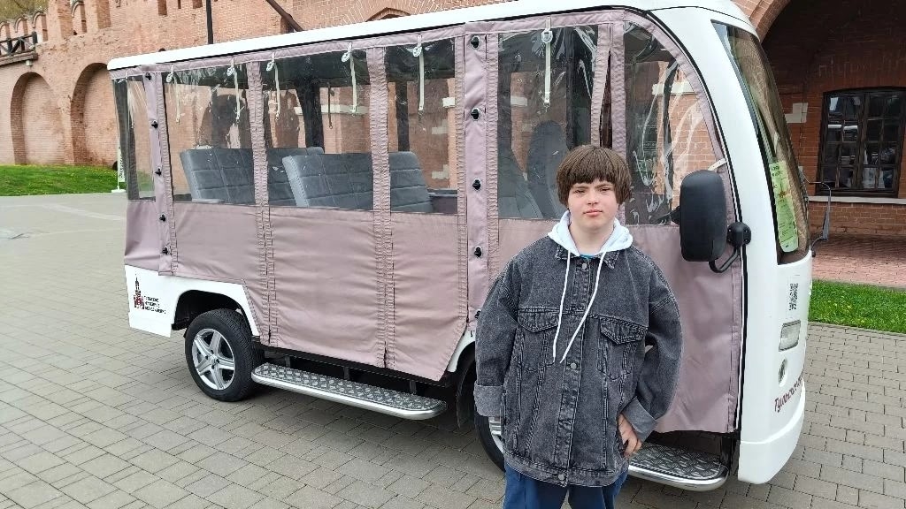 Прокатились на экскурсионном электробусе "Муравей" Прокатились на экскурсионном электробусе "Муравей"