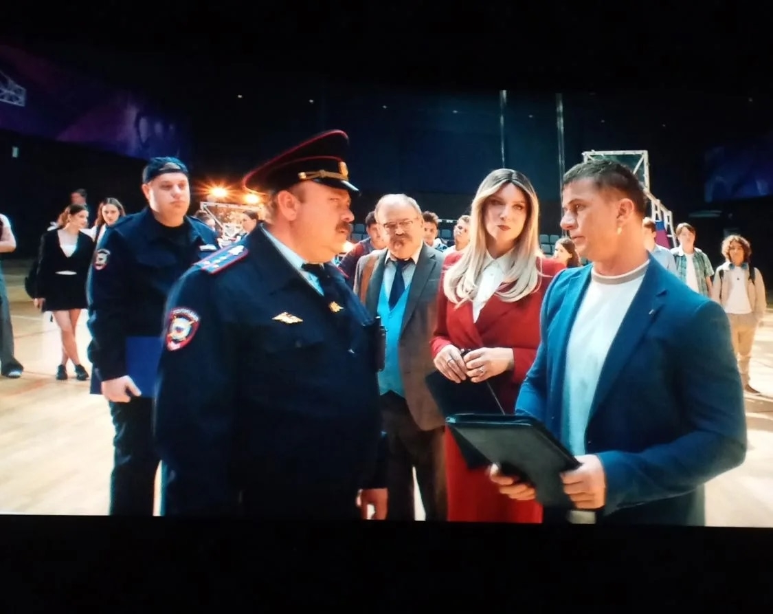 Современный молодёжный фильм "Не одна дома - 3". Современный молодёжный фильм "Не одна дома - 3".