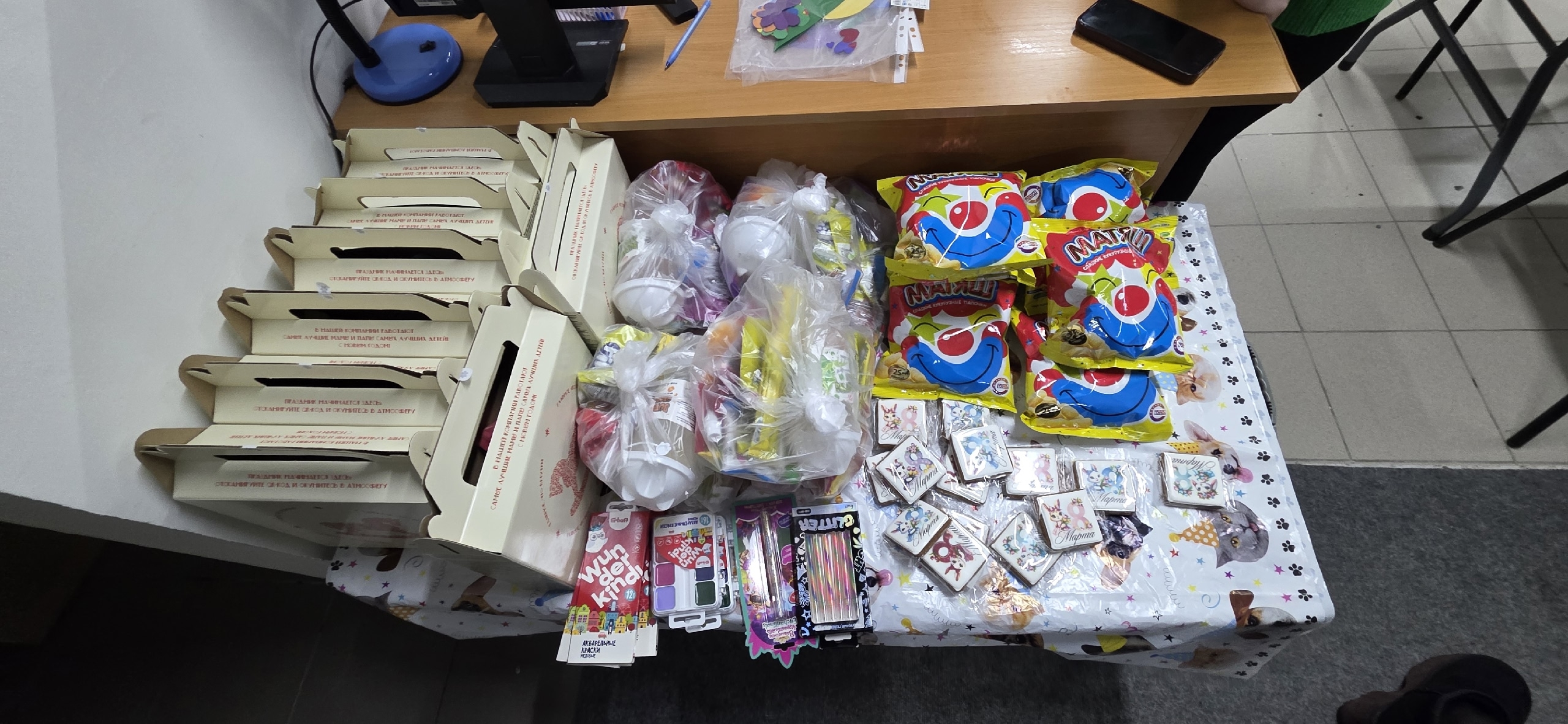 Международный женский день для девочек нашего общества Международный женский день для девочек нашего общества